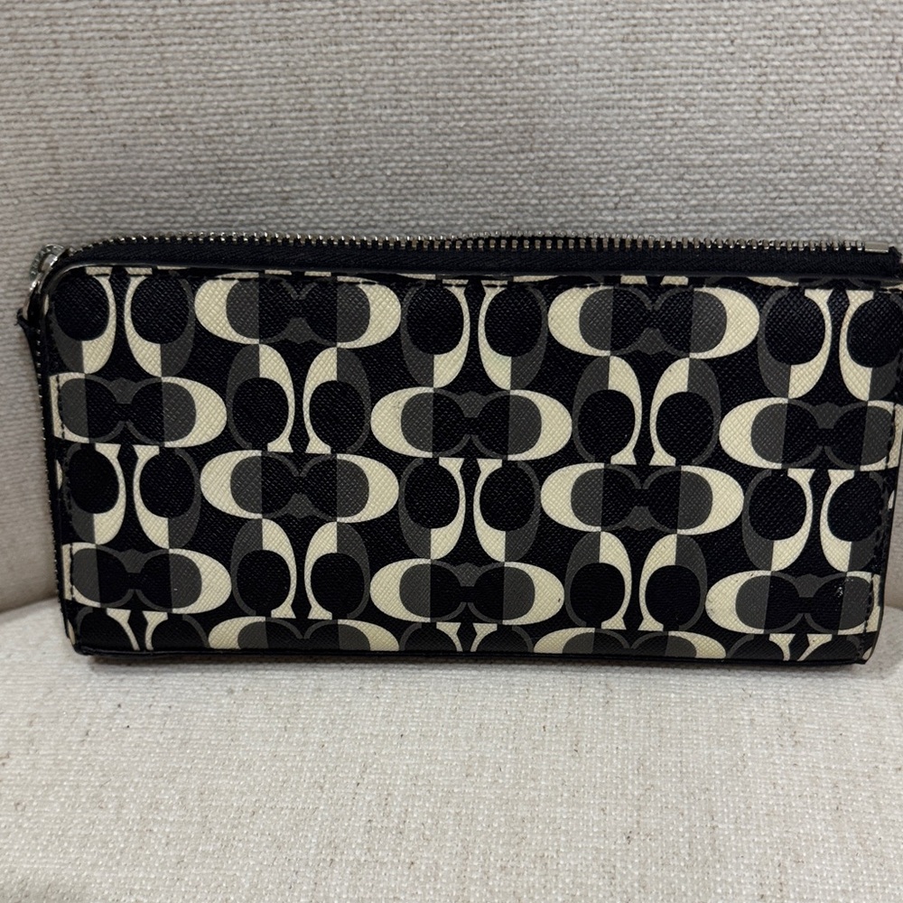 Coach Dream C Black and Cream Signature Zip Wallet, Crossbody and Satin Dust Bag - Picture 4 of 16